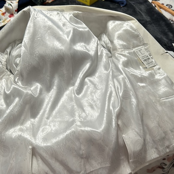 It Sparkles ✨ - Picture 5 of 9